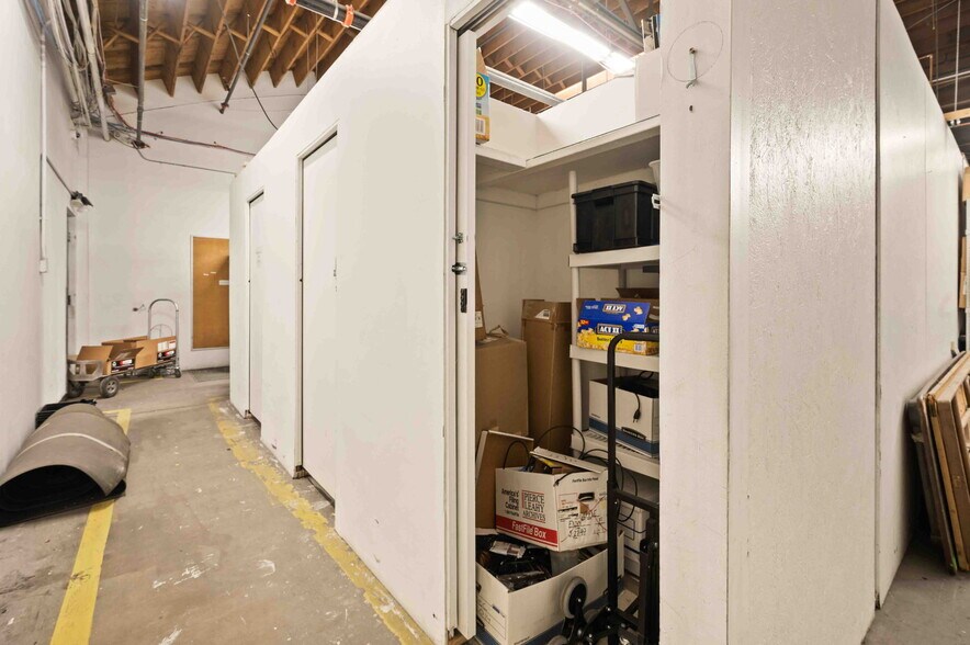 More Photos Of 313 W Bayaud Ave, Denver Warehouse For Lease