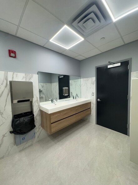 More Photos Of 34 Mountain Blvd, Warren Unknown For Lease