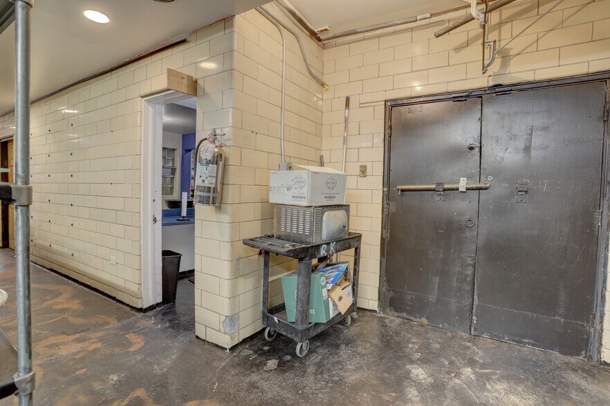 More Photos Of 3900-3910 W Colfax Ave, Denver Storefront For Lease