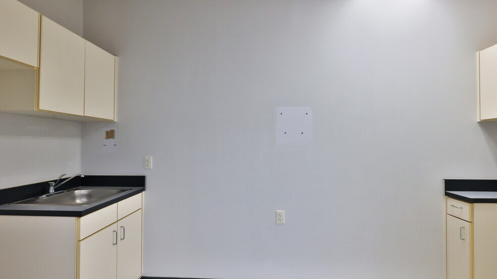 More Photos Of 2 Commerce Blvd, Palm Coast Warehouse For Lease