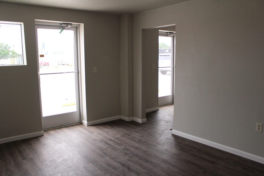 More Photos Of 600 S Cherry Ln, White Settlement Light Distribution For Lease