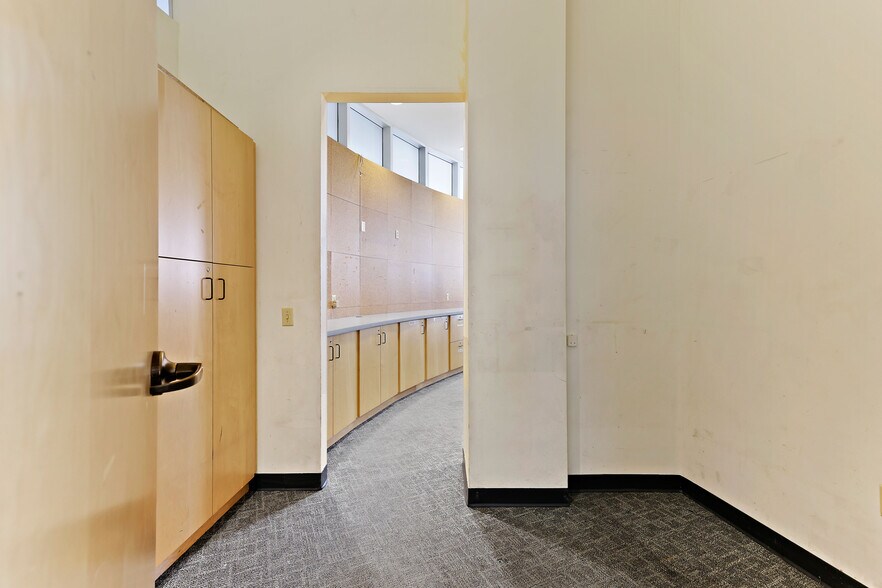 More Photos Of 221 W Philadelphia St, York Office For Sale
