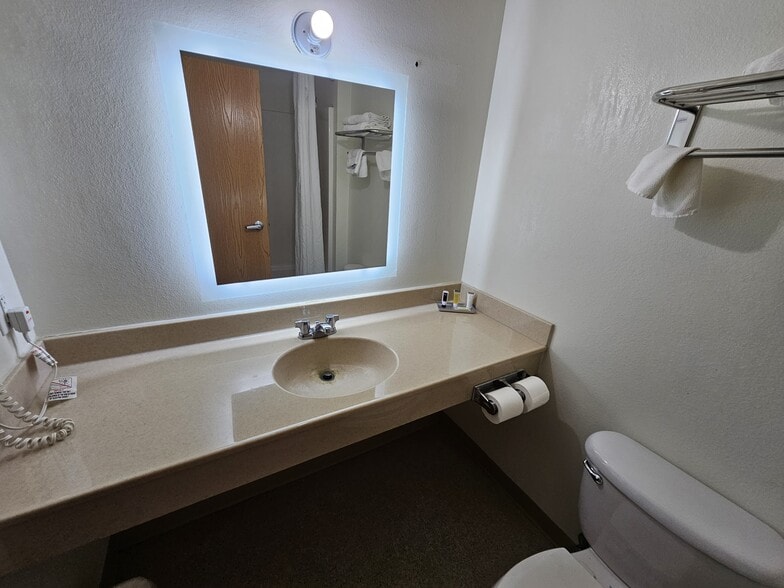 More Photos Of 305 Highway 183, Alma Hotel For Sale