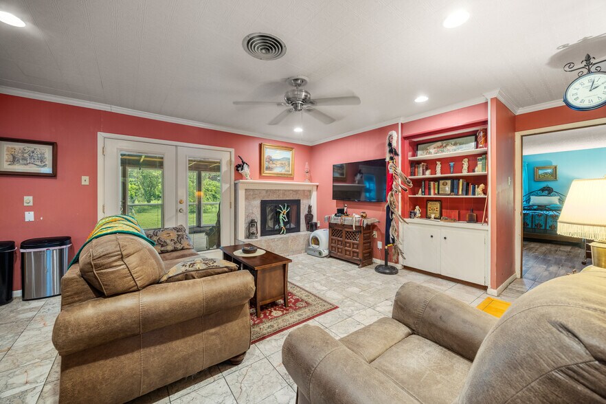 More Photos Of 606 E Liberty Ave, Round Rock Office For Sale