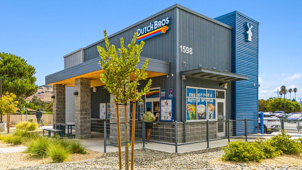 Primary Photo Of 1598 Fairgrounds Dr, Vallejo Fast Food For Sale