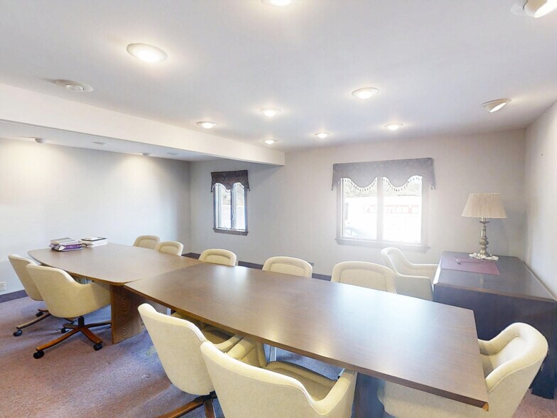 More Photos Of 1438 W 38th St, Erie Office For Sale