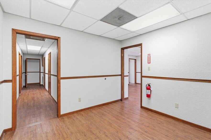 More Photos Of 321 Cheatham St, San Marcos Office For Sale