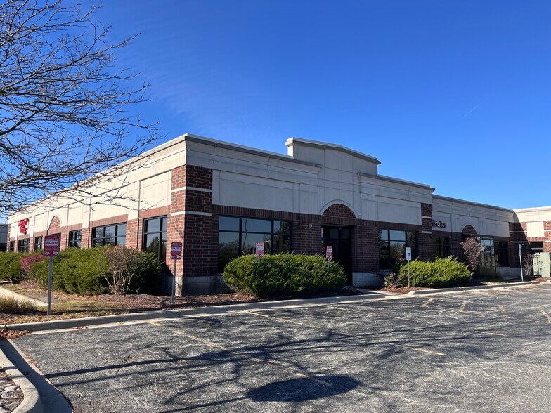 More Photos Of 215 Remington Blvd, Bolingbrook Medical For Lease