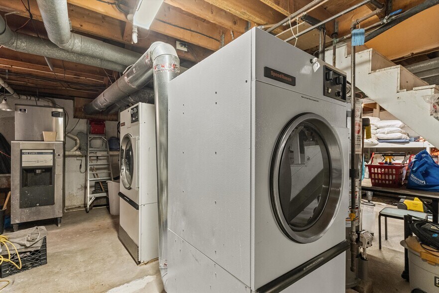 More Photos Of 82 Beach Rd, Salisbury Hospitality For Sale