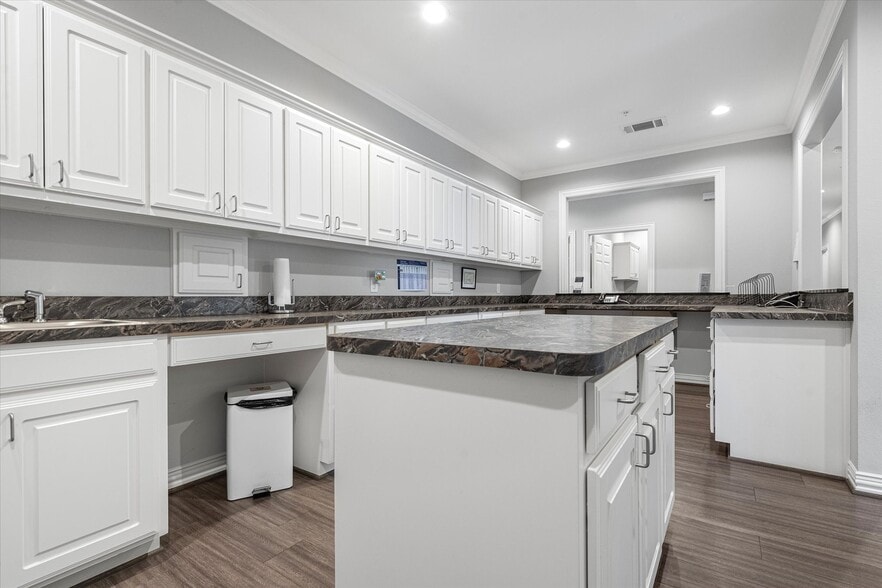 More Photos Of 425 Old Newman Rd, Frisco Medical For Lease