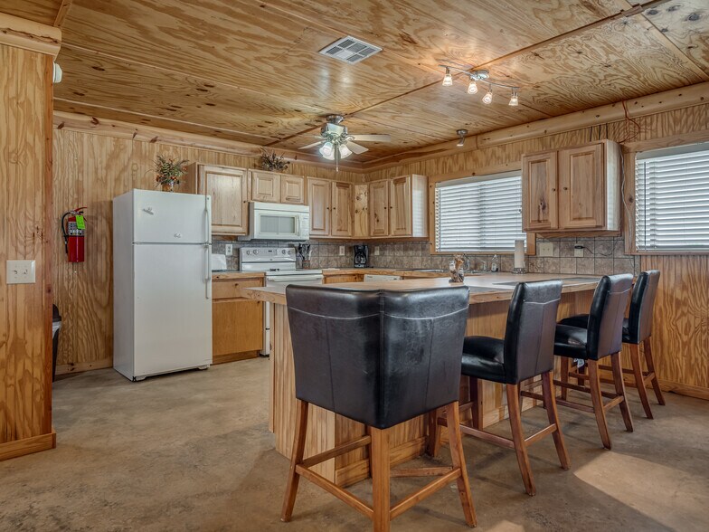 More Photos Of 341070 E 890 Rd, Chandler Lodge Meeting Hall For Sale