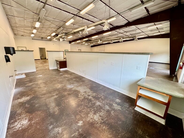 More Photos Of 80 Country Club Dr, Willow Creek General Retail For Lease