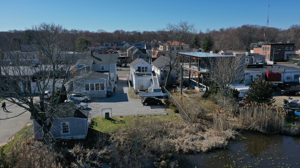 More Photos Of 685 Boston Post Rd, Madison Storefront For Sale