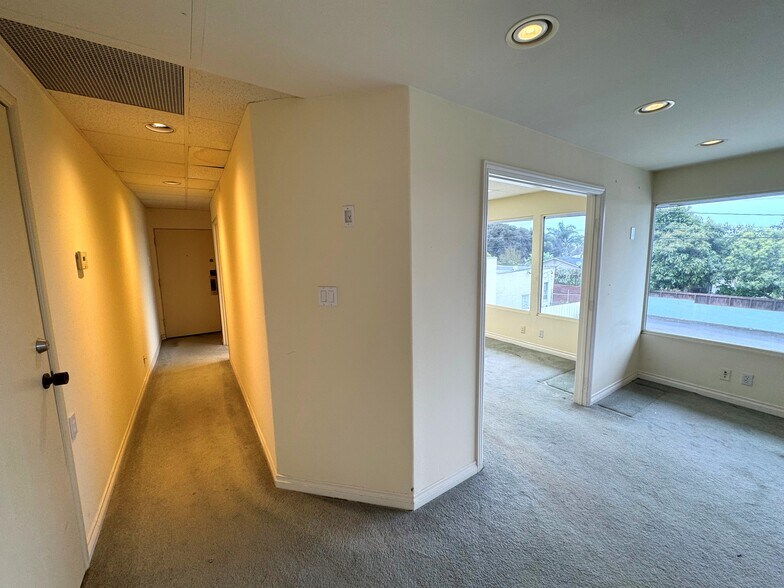 More Photos Of 2350 E Main St, Ventura Office For Lease