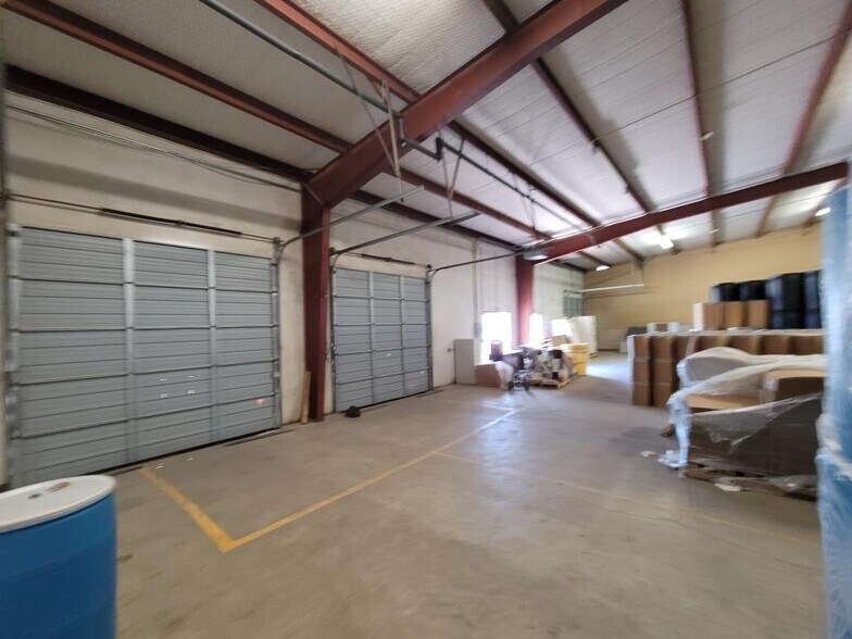 More Photos Of 3500 Dime Cir, Austin Warehouse For Lease