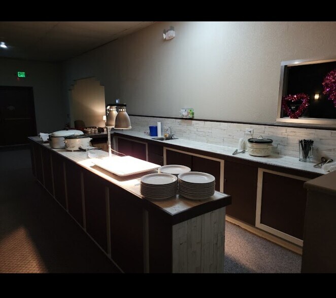 More Photos Of 615 E 3rd St, Kimball Restaurant For Sale