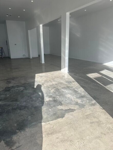 More Photos Of 2363 S Robertson Blvd, Los Angeles Storefront For Lease