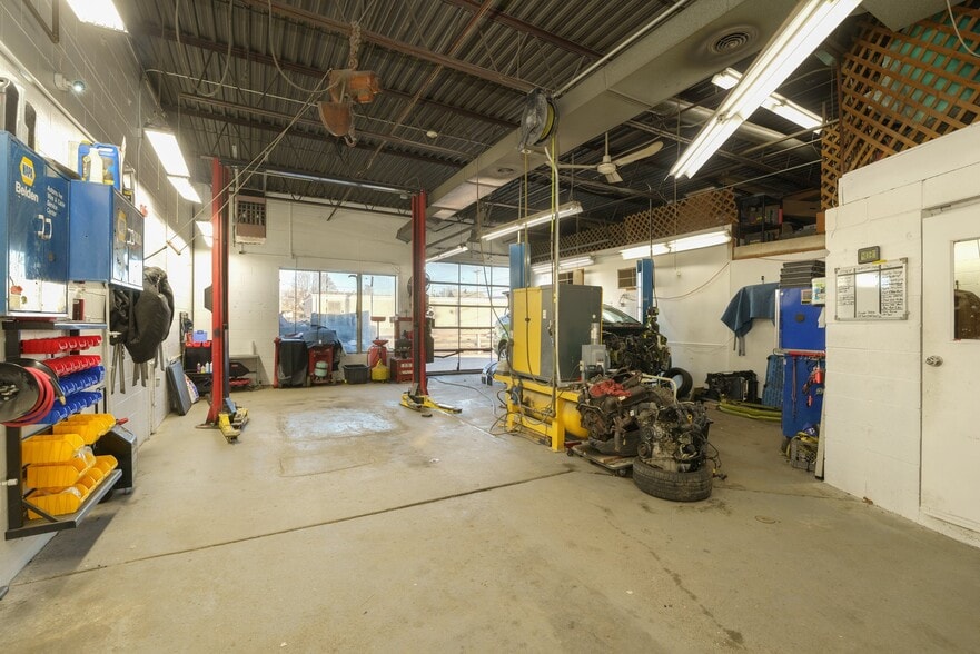 More Photos Of 15 York Ave, Pawtucket Auto Repair For Sale
