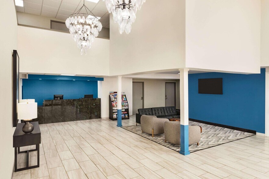 More Photos Of 4530 W White Ave, Blackwell Hotel For Sale