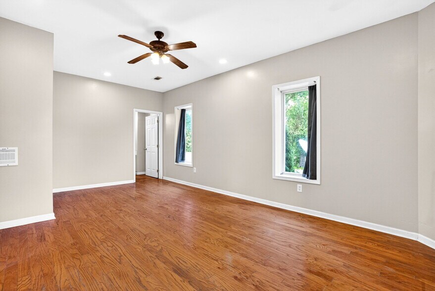 More Photos Of 1049 County Road 539, Valley Flex For Sale
