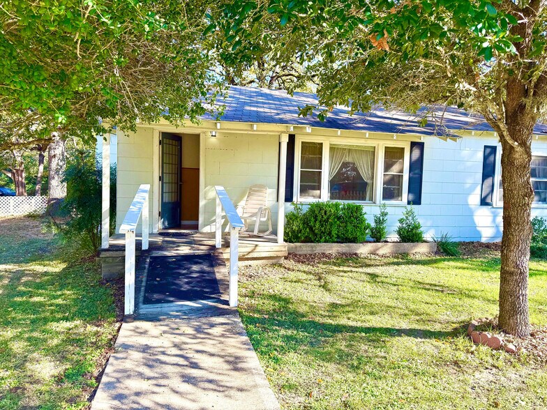 More Photos Of 9278 N Highway 77, Lexington Flex For Sale