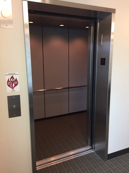 More Photos Of 187 Northpointe Blvd, Freeport Research And Development For Lease