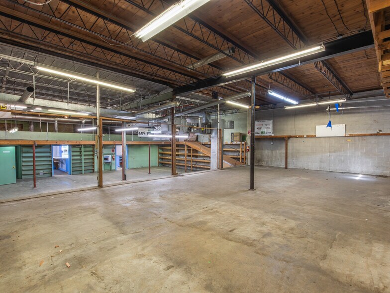 More Photos Of 66 Ralston St, Keene Distribution For Sale