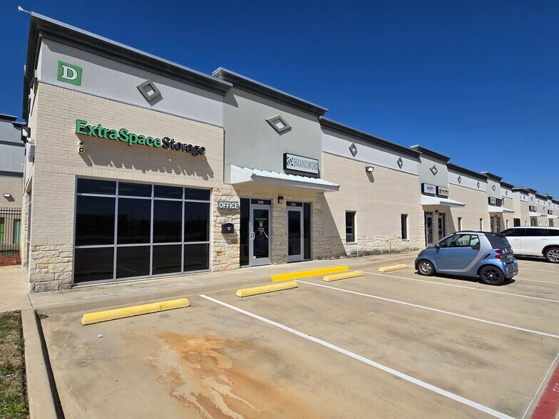 More Photos Of 3831 FM 2181, Corinth Flex For Lease
