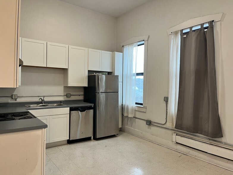 More Photos Of 216-218 S Minnesota Ave, Saint Peter Apartments For Sale
