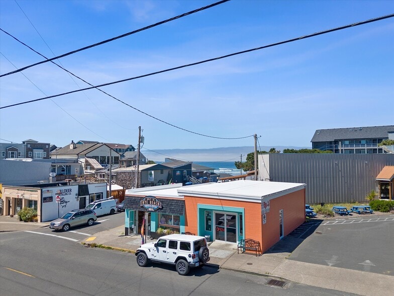 More Photos Of 501 NW Coast St, Newport Restaurant For Sale