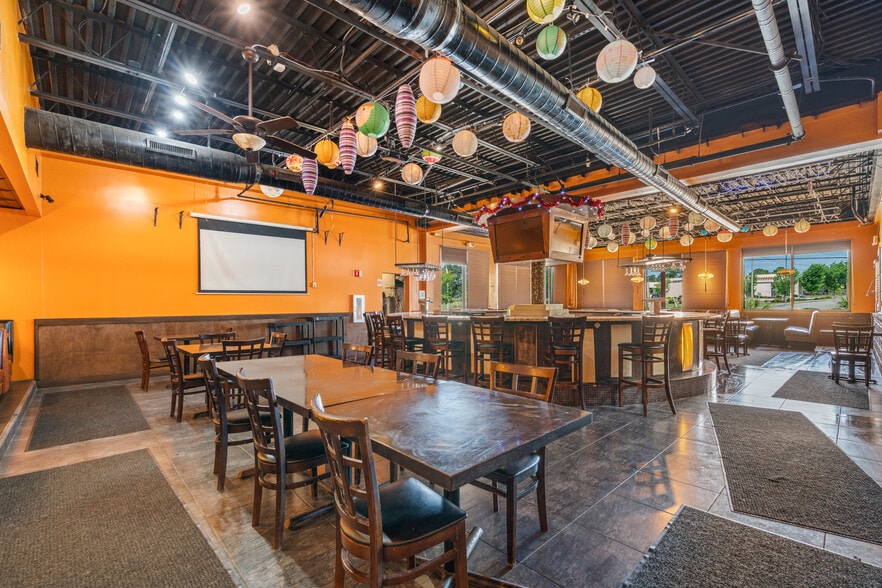More Photos Of 801 Highway 17 S, North Myrtle Beach Restaurant For Sale