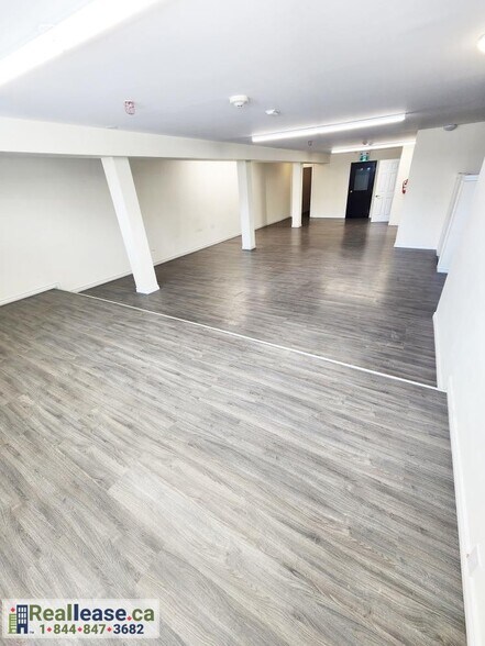 More Photos Of 138 Main St W, Shelburne Storefront Retail Residential For Lease