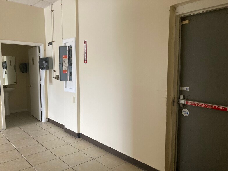 More Photos Of 722-730 S Horner Blvd, Sanford General Retail For Lease