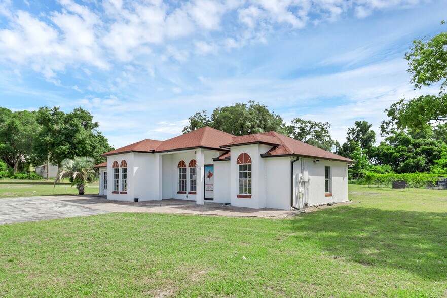 More Photos Of 334 E Myers Blvd, Mascotte Office For Sale