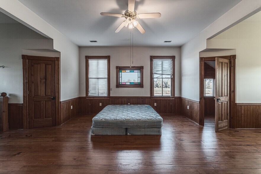 More Photos Of , Marion Unknown For Sale