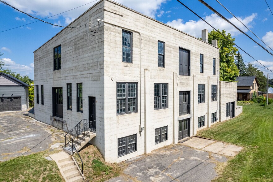 More Photos Of 336 N Spring St, Columbus Light Manufacturing For Sale