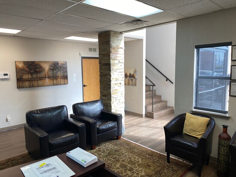 More Photos Of 2030 S Las Vegas Trl, White Settlement Office For Lease