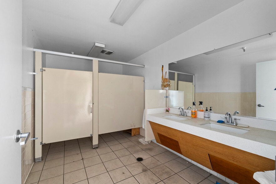 More Photos Of 8132 Garden Grove Blvd, Garden Grove Religious Facility For Sale