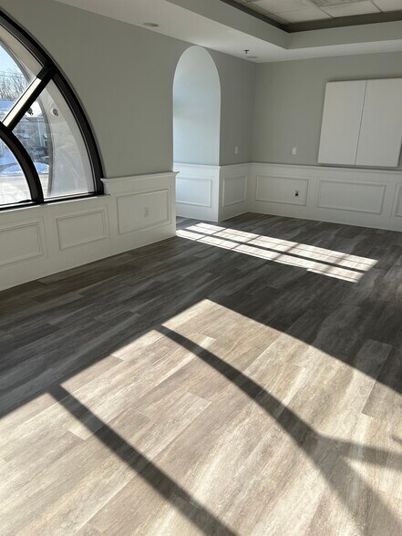 More Photos Of 1060 Osgood St, North Andover Storefront Retail Office For Lease