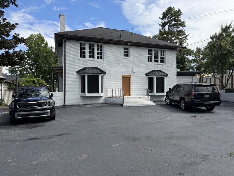 Primary Photo Of 3201 NE Peachtree Rd, Atlanta Freestanding For Lease