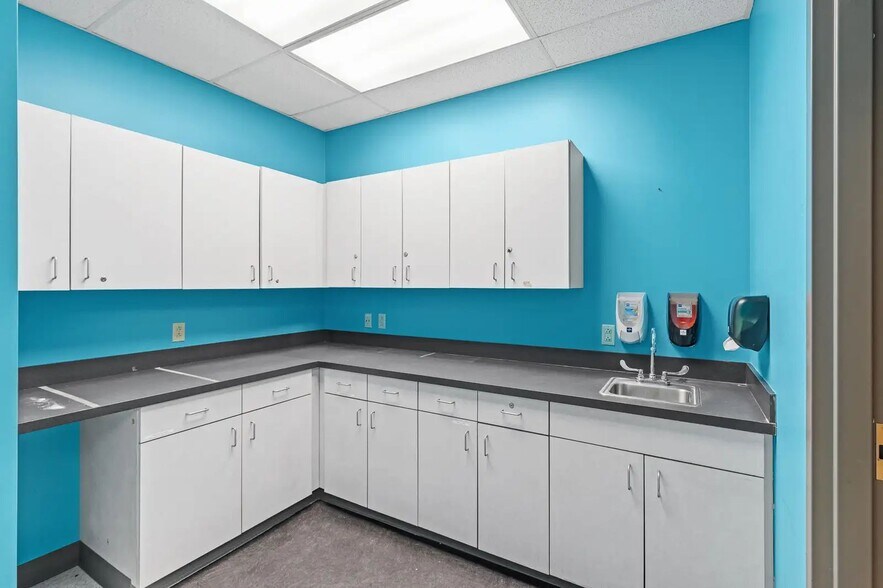 More Photos Of , Louisville General Retail For Sale