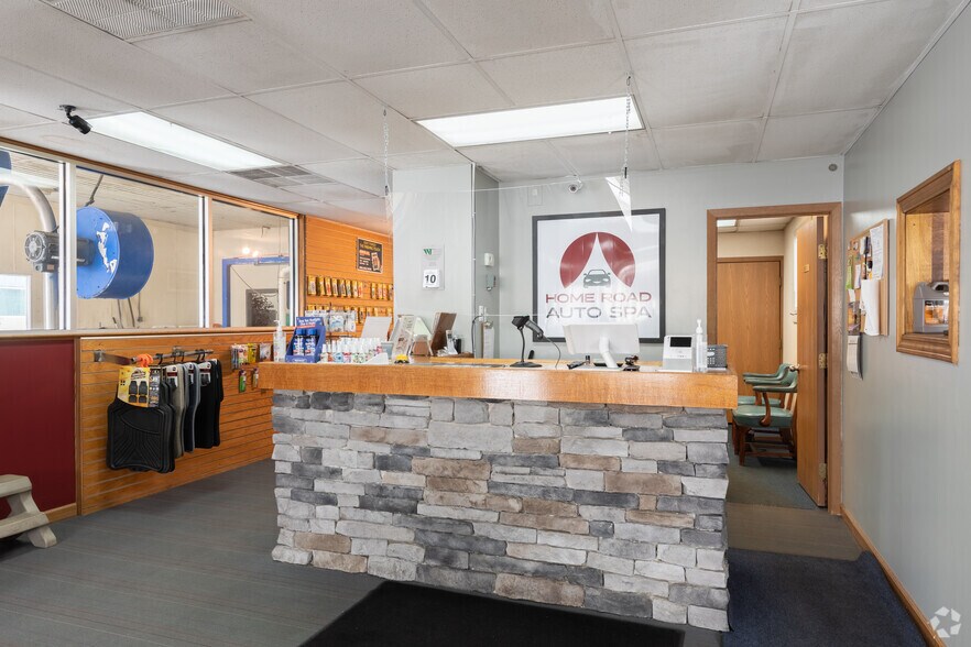 More Photos Of 2101 E Home Rd, Springfield Freestanding For Sale