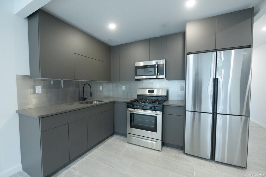 More Photos Of 5615 Van Cleef St, Flushing Apartments For Sale