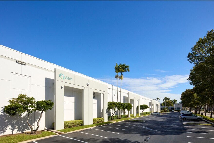 More Photos Of 8401 NW 17th St, Miami Warehouse For Lease