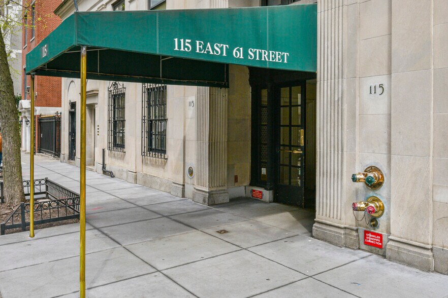 More Photos Of 115 E 61st St, New York Office For Sale