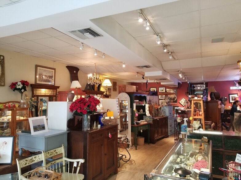 More Photos Of 905-909 Central Ave, Saint Petersburg Storefront For Lease