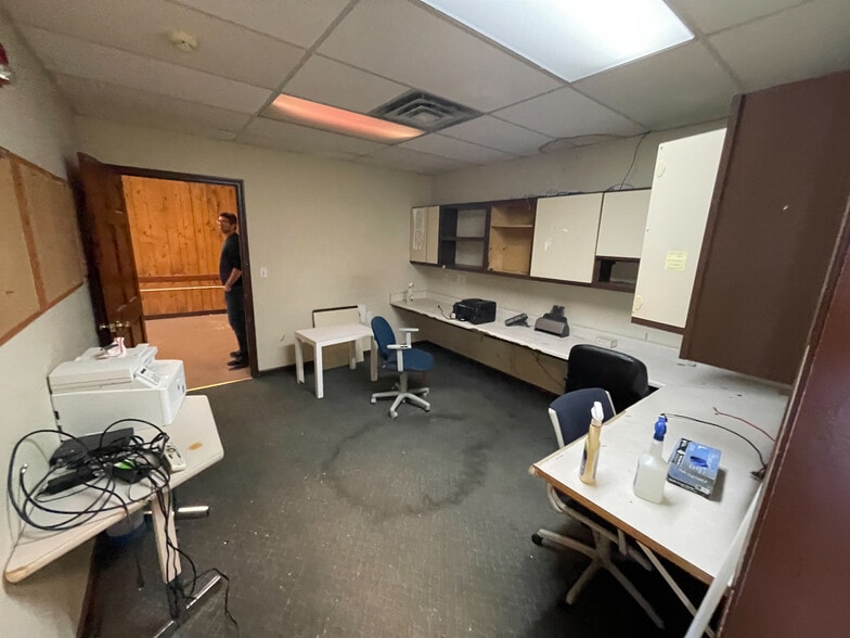 More Photos Of 7419 Washington Ave, Pittsburgh Office For Sale
