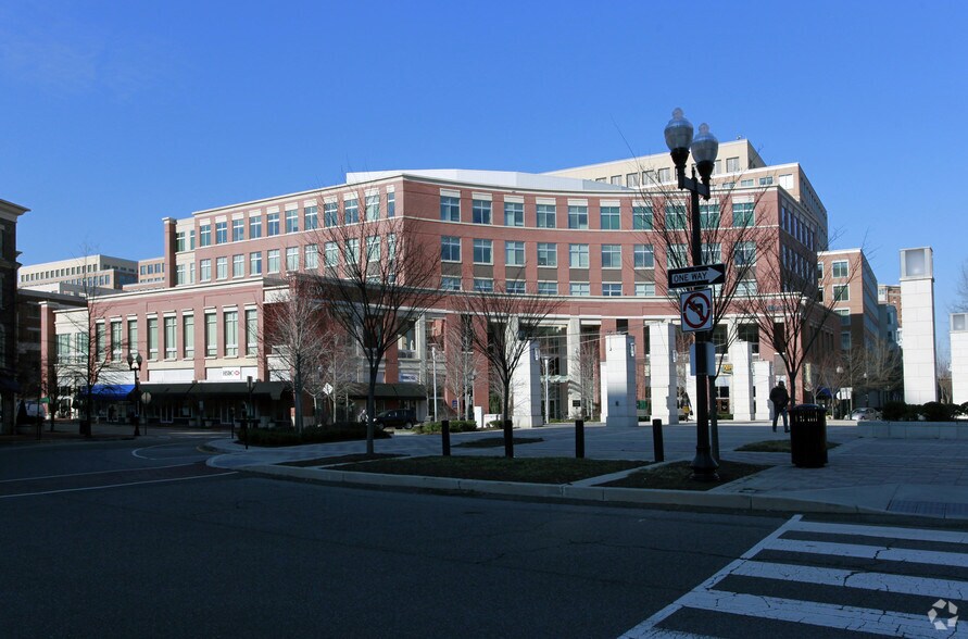 More Photos Of 1925 Ballenger Ave, Alexandria Office For Lease