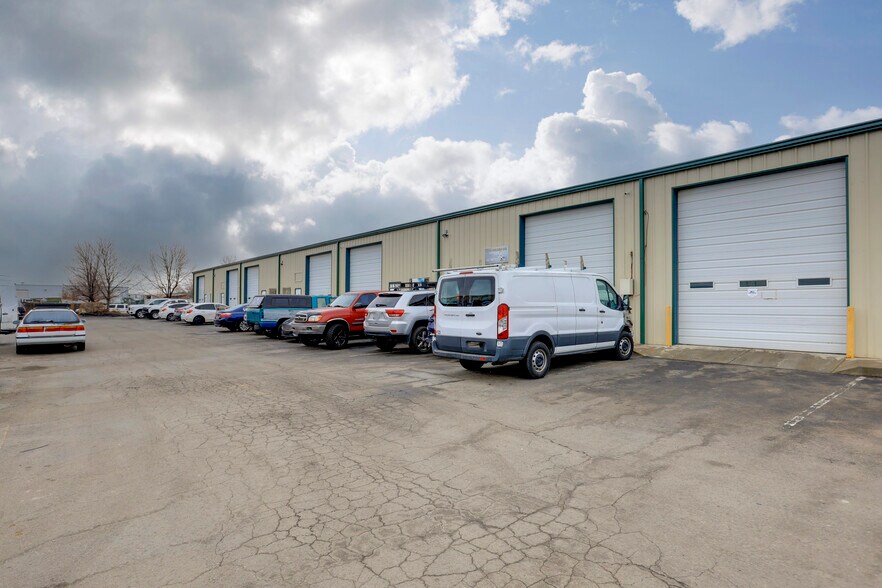 More Photos Of 8085 Oneida St, Commerce City Unknown For Lease