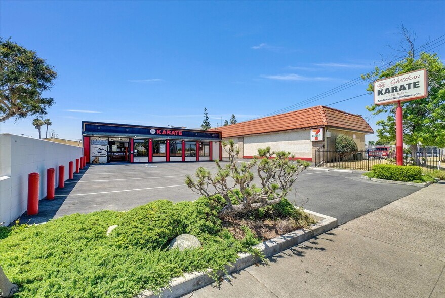 More Photos Of 10102 Stanford Ave, Garden Grove Freestanding For Lease